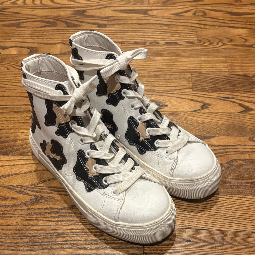 Coconuts by Matisse animal print shoes size 7